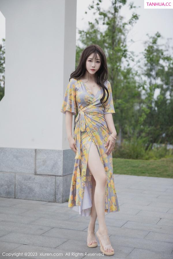   [XiuRen]高清写真图 2023.06.20 No.6949 严利娅Yuliya 长裙美腿第13张图片